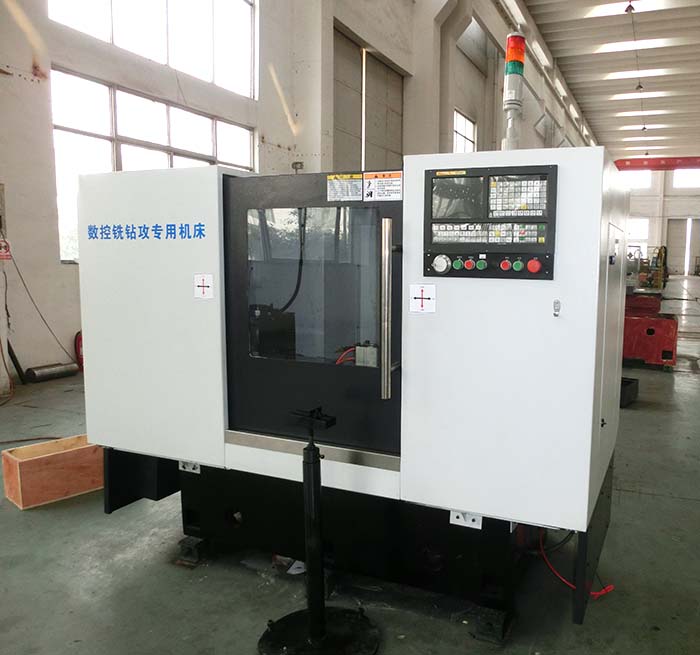 ZY-50数控铣钻攻专用乐鱼平台入口_乐鱼(中国)
侧面图